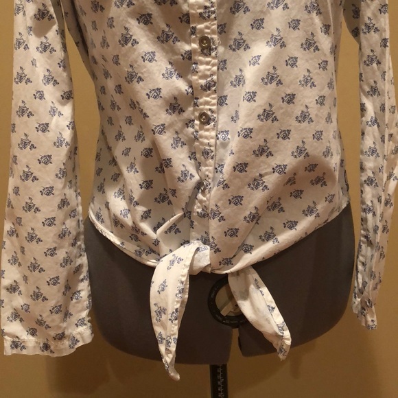 Seven Button Down with Tie - Picture 4 of 5